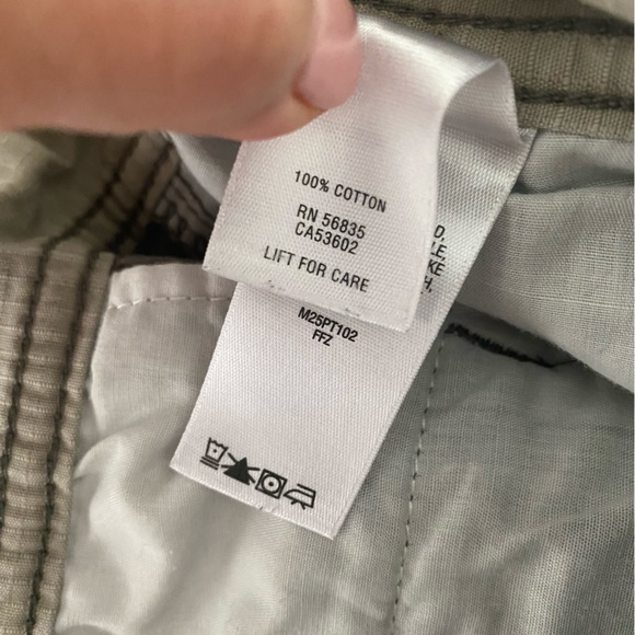 Cabela’s Men’s Cotton Grayish RipStop Cargo Pants Sz 36/30 Outdoor Workwear - Picture 3 of 9